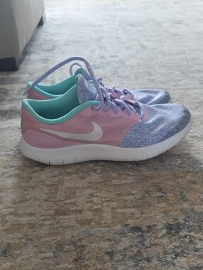 Nike Kids' Youth Pink, Purple & Teal Lightweight Sneakers